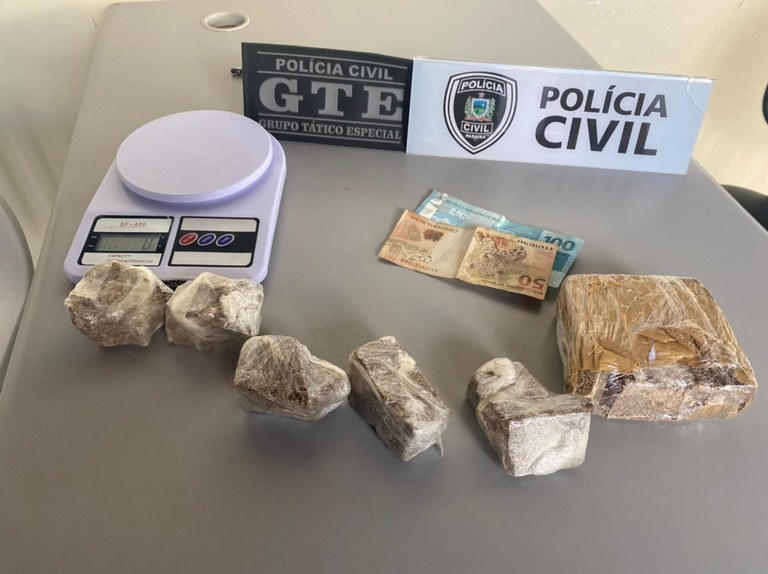 070721 - “4 mil pedras” Polícia Civil prende em flagrante mulher que transportava crack.jpeg