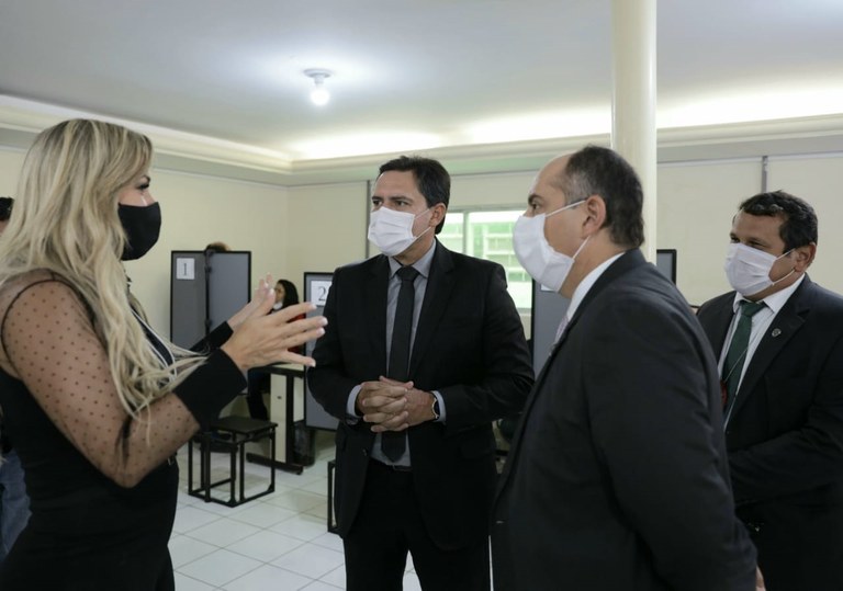 15112020 - Delegado-geral faz visita a delegacias, fóruns e locais de votação (16).jpeg