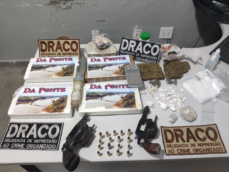 230921 - Polícia Civil apreende armas, cocaína, crack e maconha.jpeg 230921 - Polícia Civil apreende armas, cocaína, crack e maconha.jpeg