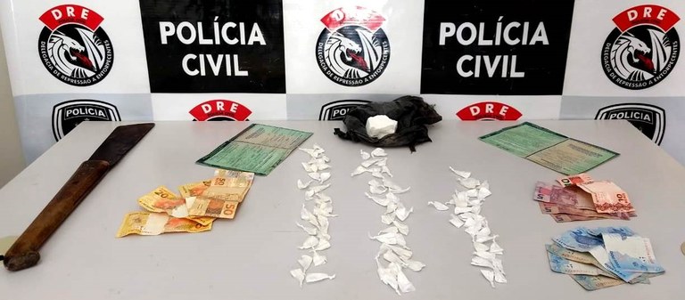 Polícia Civil prende homem em flagrante e desarticula ‘boca de fumo’.jpeg