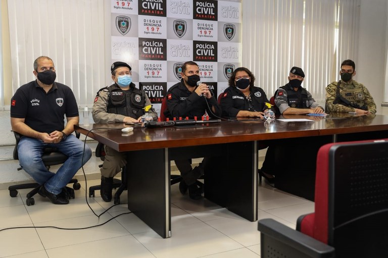 060721 - Polícia realiza Operação Sanguinares e prende grupo que praticava homicídios (22).jpeg