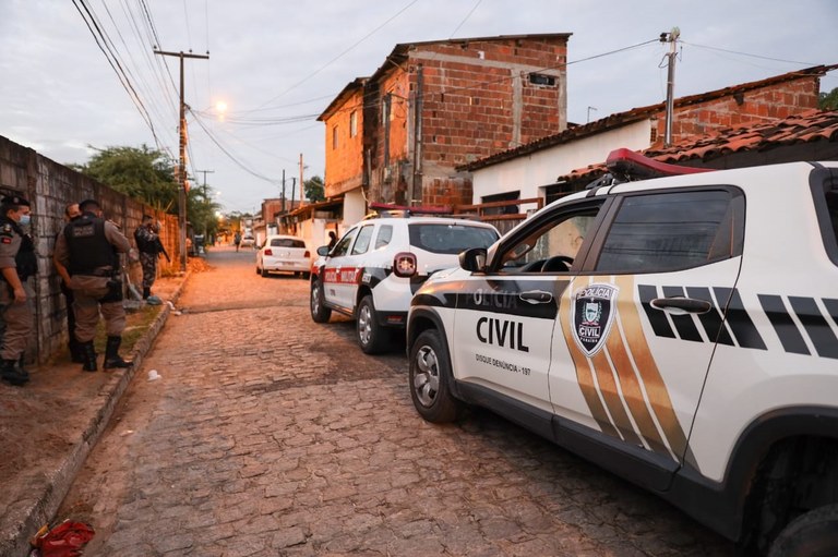 060721 - Polícia realiza Operação Sanguinares e prende grupo que praticava homicídios (3).jpeg
