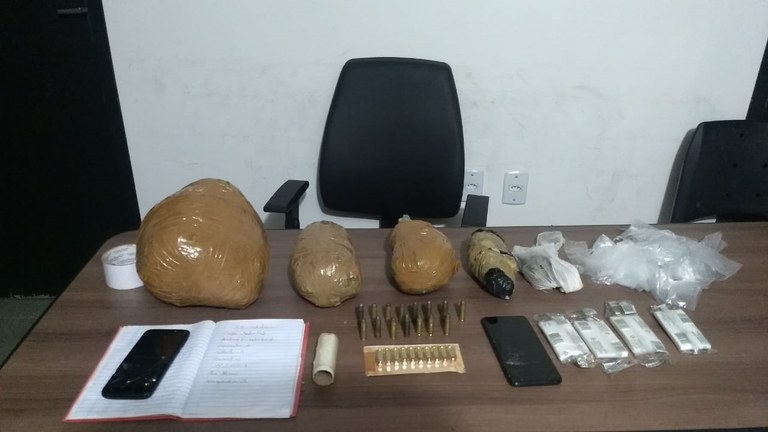 Polícia e prende suspeito de assassinato de jovem poucas horas após o crime.jpeg